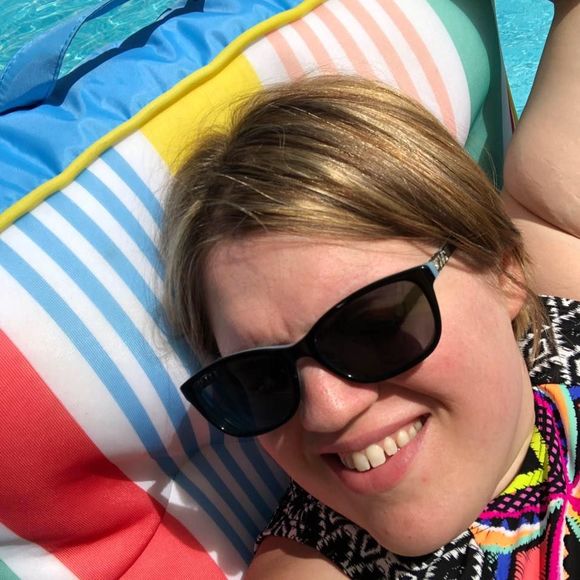 Meet your Posher, Kristen - Picture 1 of 1